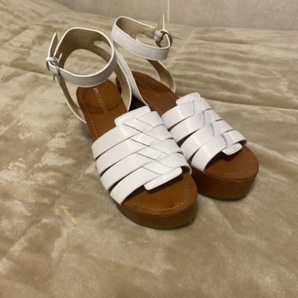 Marc Fisher "Pastya" Size 8.5M White Leather Ankle Strap Wedges - EUC